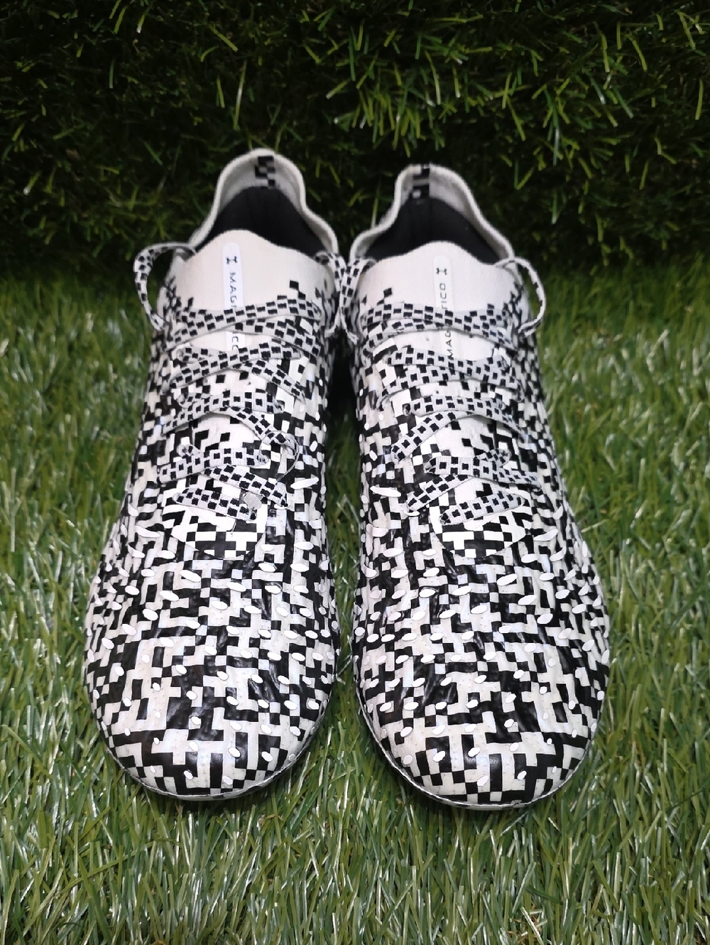 Under Armour Magnetico Elite 5 FG. Size 8.5 and Size 9.5.